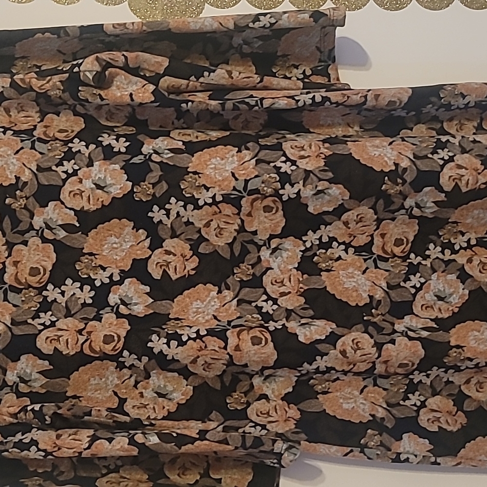 Short dress, mid length sleeves